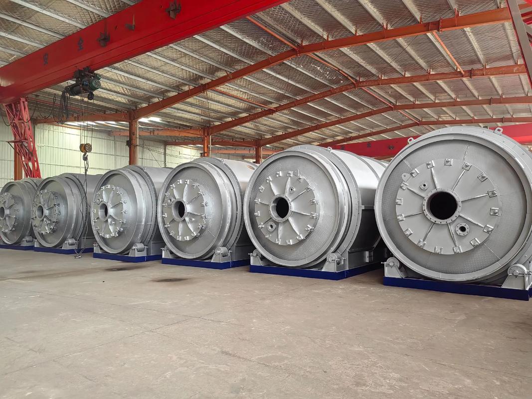 在商丘有没有那种废旧塑料轮胎机油能炼油的设备,有制作设备的厂吗?